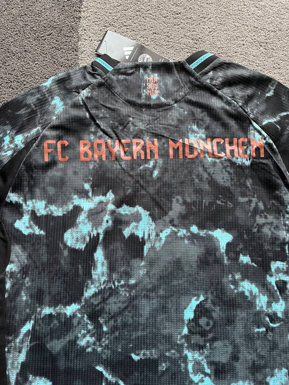 Kit Adidas Bayern Monaco 25/26